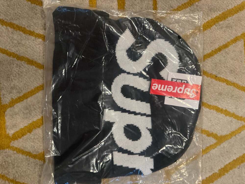 Supreme Big Logo Beanie FW24 Black